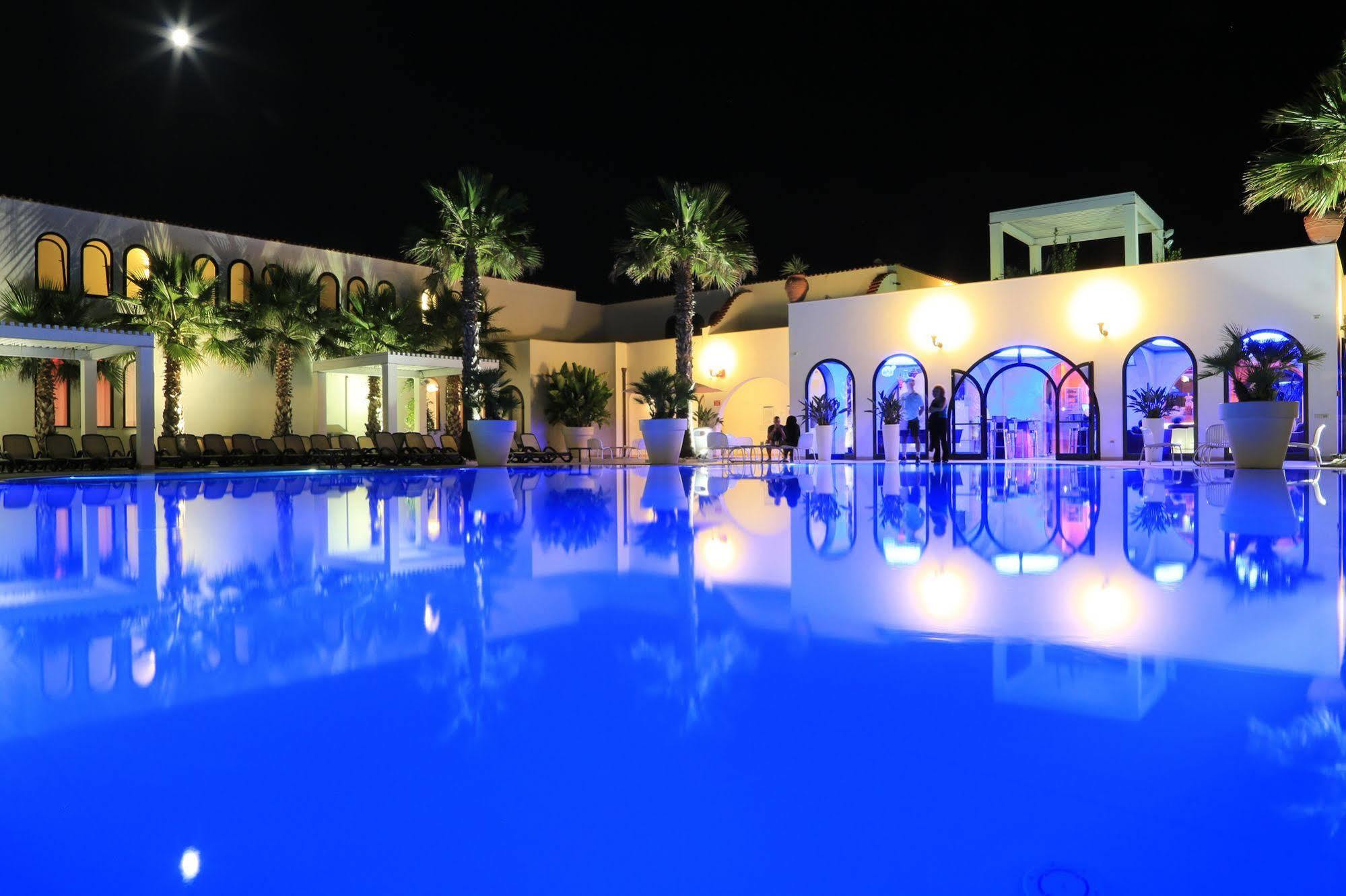 Centro Vacanze Poker 카살보르디노 외부 사진
